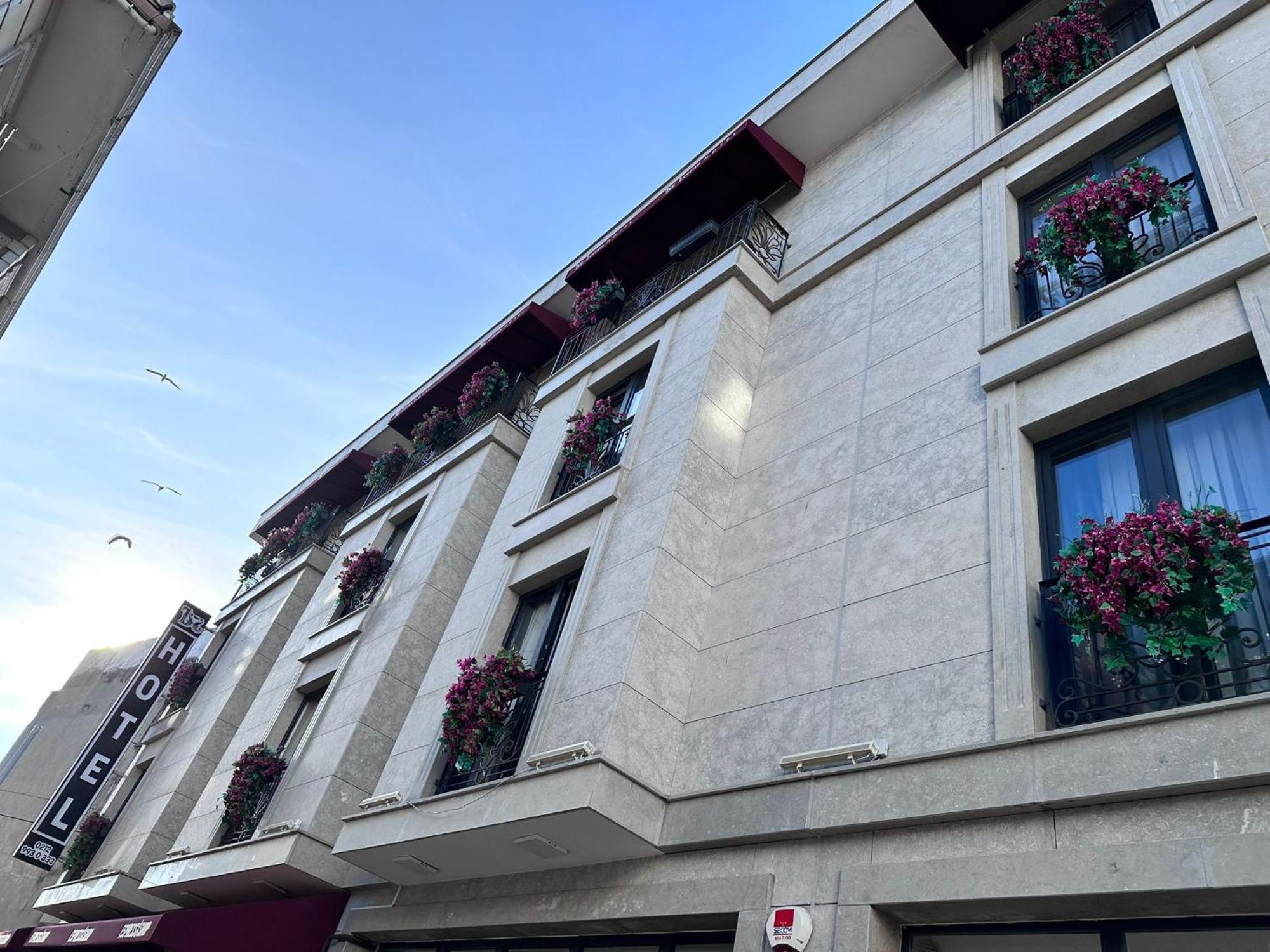 Lenus Hotel 3*
